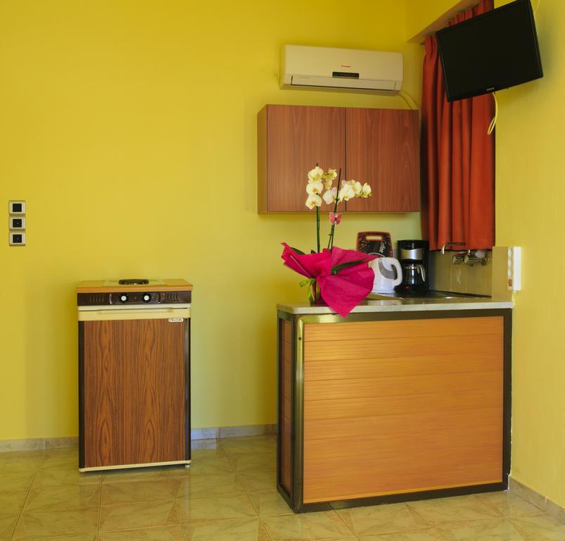 Stroubis Studios I Megas Limnionas Номер фото